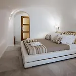 Elite Luxury Hotel Oia (Santorini)