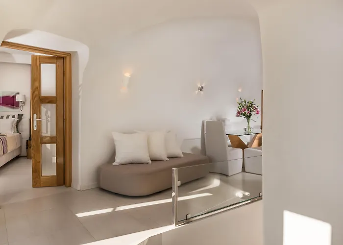 Elite Luxury Oia (Santorini)