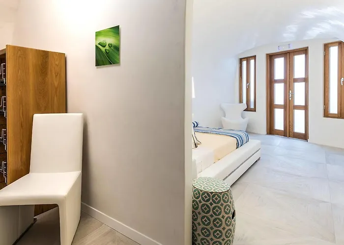 Elite Luxury Oia (Santorini)