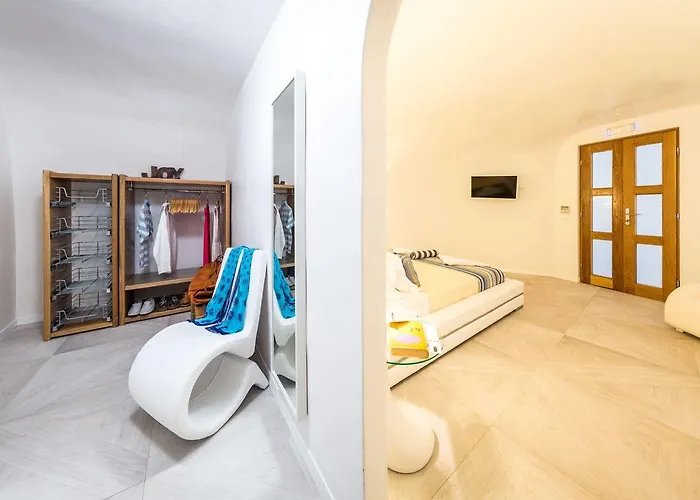 Elite Luxury Hotel Oia