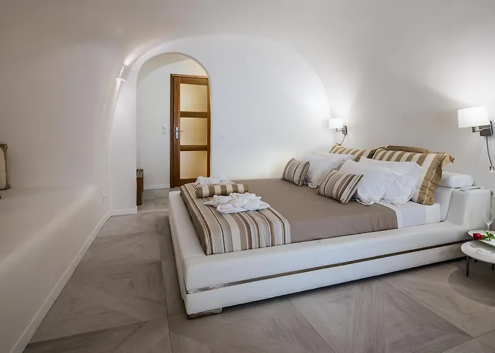 Elite Luxury فندق أويا